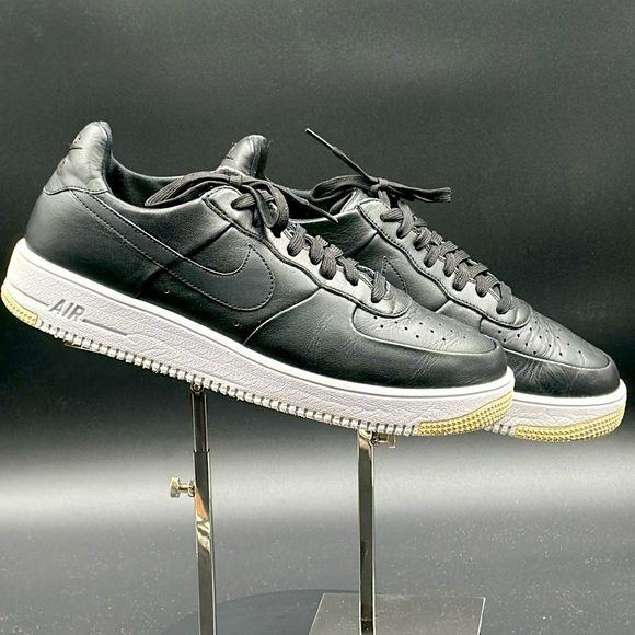 Nike Air Force 1. Size 11.5. Mens. Black/white. Excellent condition!! - Picture 2 of 4